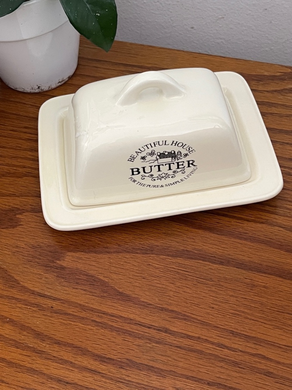 Beautiful House Ceramic Butter Dish - Cream